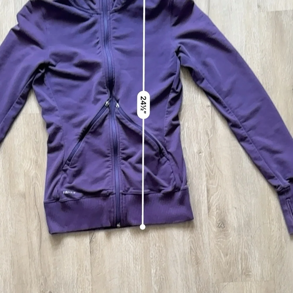 Vintage y2k Nike Purple Zip Hoodie with thumb holes.